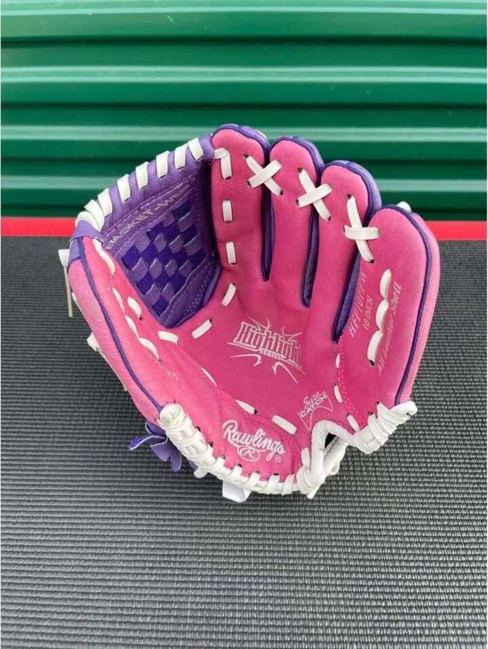 Rawlings Highlight Series HFP10PPW 10 Inch Youth Fastpitch Softball Glove RHT